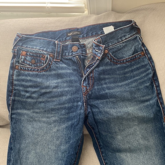 Read - Picture 2 of 3